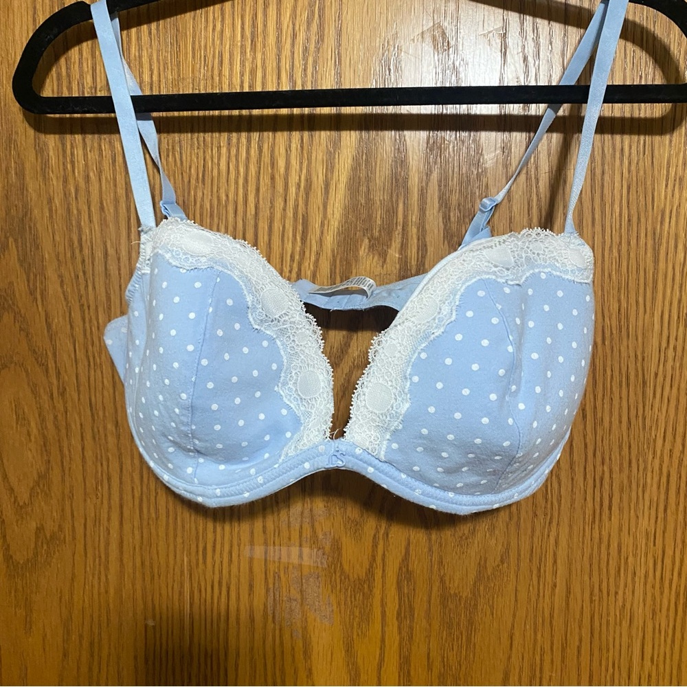 38D women’s bra with polka dots